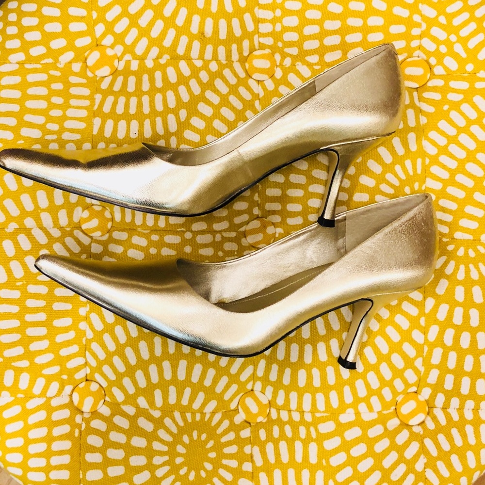 Nine West Gold High Heels size 7.5